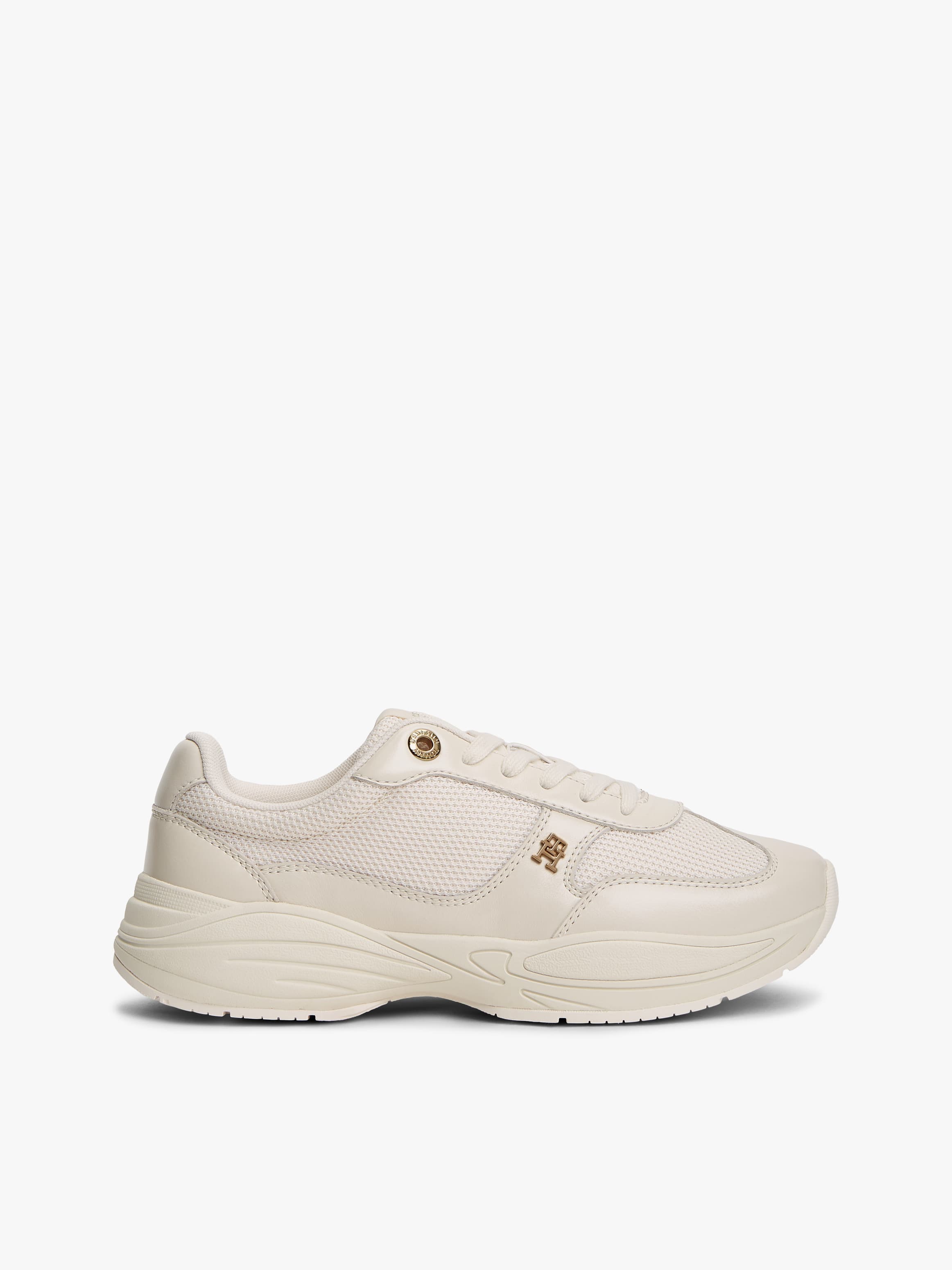 سنيكرز جلد بنقشة مونوغرام